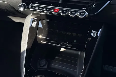  PEUGEOT e-2008 54kWh GT Auto 5dr (7kW Charger) Thumbnail #60