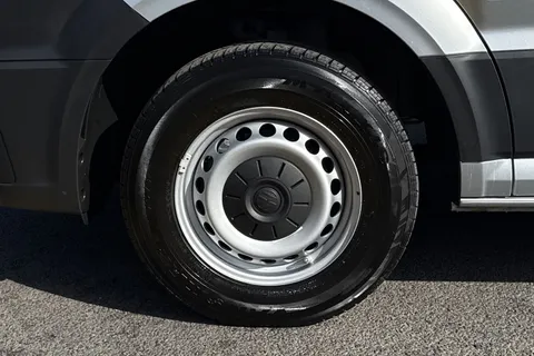 BV74UBN Volkswagen Crafter 2.0 TDI 140PS Commerce High Roof Van Thumbnail #13