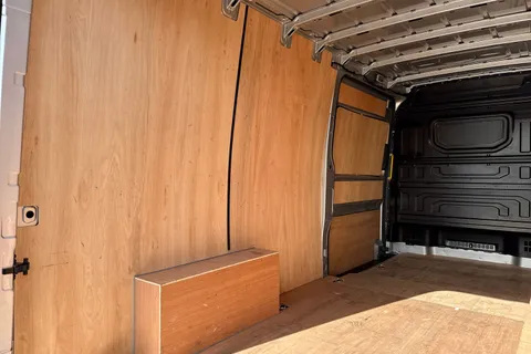 BV74UBN Volkswagen Crafter 2.0 TDI 140PS Commerce High Roof Van Thumbnail #41