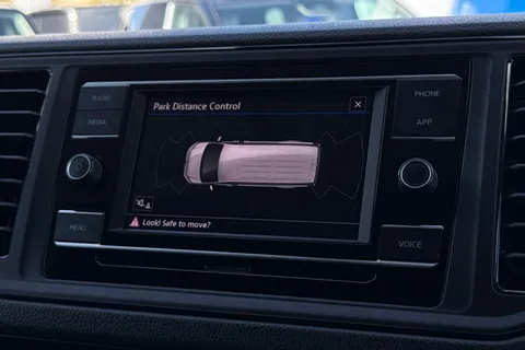 BV74UBN Volkswagen Crafter 2.0 TDI 140PS Commerce High Roof Van Thumbnail #49