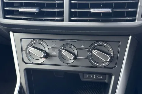 MC23URD Volkswagen Polo 1.0 Life 5dr **16' TORSBY ALLOYS + PARKING SENSORS FRONT & REAR** Thumbnail #22