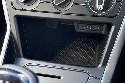 MC23URD Volkswagen Polo 1.0 Life 5dr **16' TORSBY ALLOYS + PARKING SENSORS FRONT & REAR** Thumbnail #32