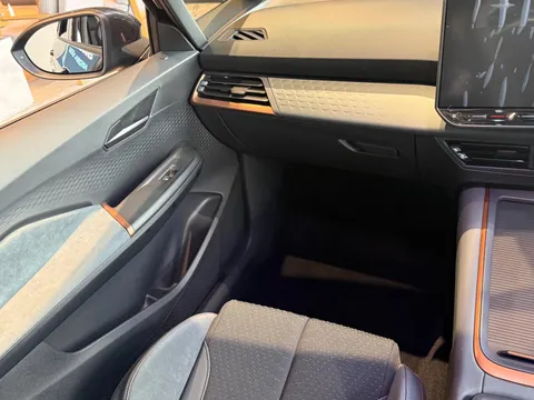  CUPRA Born e-Boost 79kWh VZ Auto 5dr Thumbnail #14