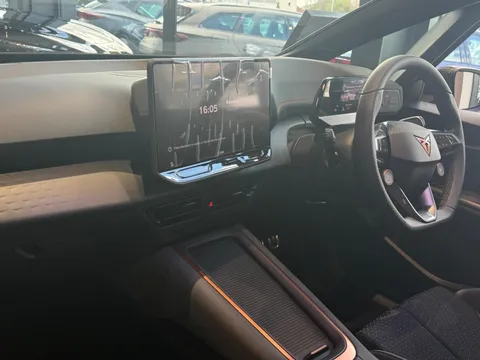  CUPRA Born e-Boost 79kWh VZ Auto 5dr Thumbnail #18