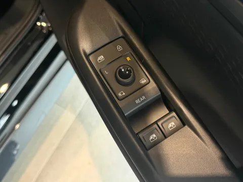  CUPRA Born e-Boost 79kWh VZ Auto 5dr Thumbnail #30