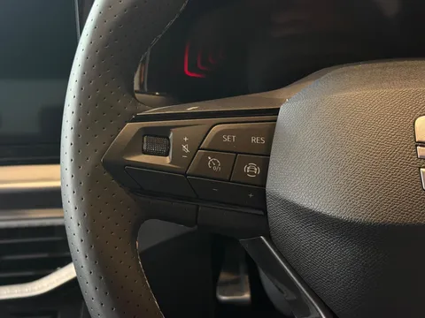  SEAT Arona 1.0 TSI FR First Edition Euro 6 (s/s) 5dr Thumbnail #17