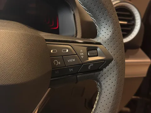  SEAT Arona 1.0 TSI FR First Edition Euro 6 (s/s) 5dr Thumbnail #18