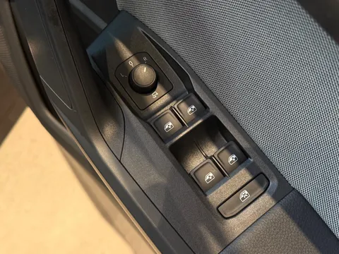  SEAT Arona 1.0 TSI FR First Edition Euro 6 (s/s) 5dr Thumbnail #24