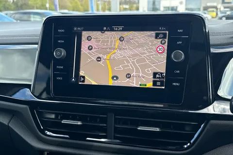 MD75DLY Volkswagen T-Roc 1.5 TSI Style Design 5dr DSG Thumbnail #17