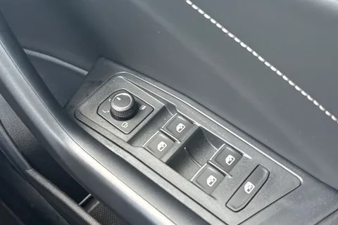 MD75DLY Volkswagen T-Roc 1.5 TSI Style Design 5dr DSG Thumbnail #21