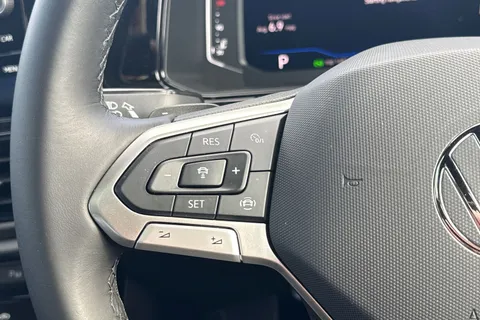 MD75DLY Volkswagen T-Roc 1.5 TSI Style Design 5dr DSG Thumbnail #32