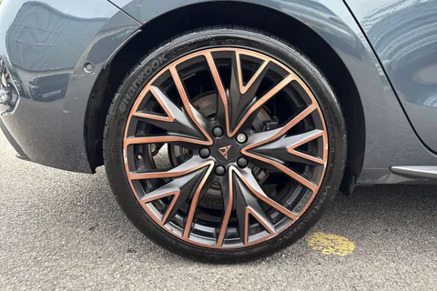 KO24YBD CUPRA Leon 1.4 eHybrid 12.8kWh VZ2 Design Edition DSG Euro 6 (s/s) 5dr Thumbnail #8