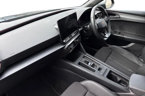 KO24YBD CUPRA Leon 1.4 eHybrid 12.8kWh VZ2 Design Edition DSG Euro 6 (s/s) 5dr Thumbnail #10