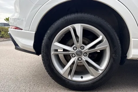 LL19KFF Audi Q3 2.0 TDI 35 S line S Tronic Euro 6 (s/s) 5dr Thumbnail #14