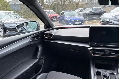 KO24YBD CUPRA Leon 1.4 eHybrid 12.8kWh VZ2 Design Edition DSG Euro 6 (s/s) 5dr Thumbnail #16