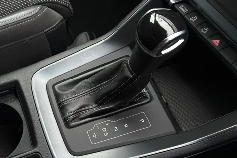 LL19KFF Audi Q3 2.0 TDI 35 S line S Tronic Euro 6 (s/s) 5dr Thumbnail #24