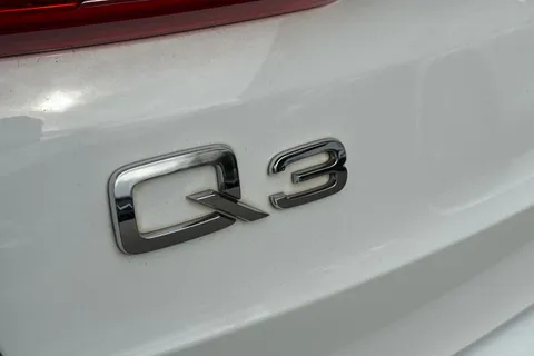 LL19KFF Audi Q3 2.0 TDI 35 S line S Tronic Euro 6 (s/s) 5dr Thumbnail #29