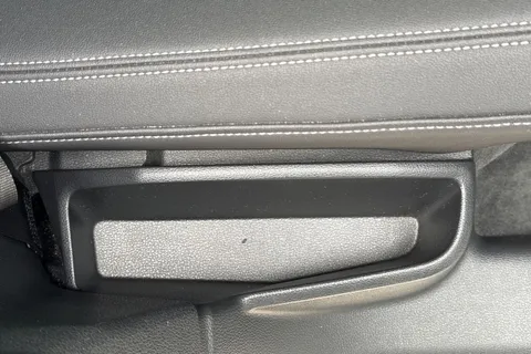 LL19KFF Audi Q3 2.0 TDI 35 S line S Tronic Euro 6 (s/s) 5dr Thumbnail #33