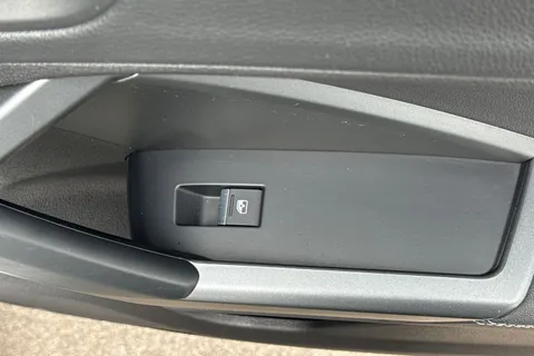 LL19KFF Audi Q3 2.0 TDI 35 S line S Tronic Euro 6 (s/s) 5dr Thumbnail #34