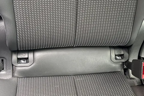 LL19KFF Audi Q3 2.0 TDI 35 S line S Tronic Euro 6 (s/s) 5dr Thumbnail #35