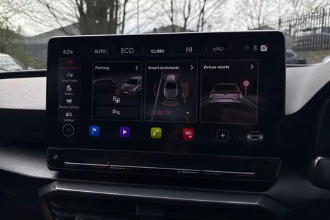 KO24YBD CUPRA Leon 1.4 eHybrid 12.8kWh VZ2 Design Edition DSG Euro 6 (s/s) 5dr Thumbnail #38