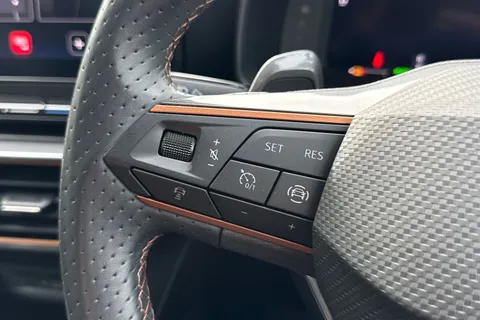 KO24YBD CUPRA Leon 1.4 eHybrid 12.8kWh VZ2 Design Edition DSG Euro 6 (s/s) 5dr Thumbnail #40