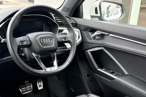 LL19KFF Audi Q3 2.0 TDI 35 S line S Tronic Euro 6 (s/s) 5dr Thumbnail #42