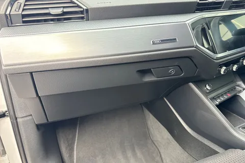 LL19KFF Audi Q3 2.0 TDI 35 S line S Tronic Euro 6 (s/s) 5dr Thumbnail #43