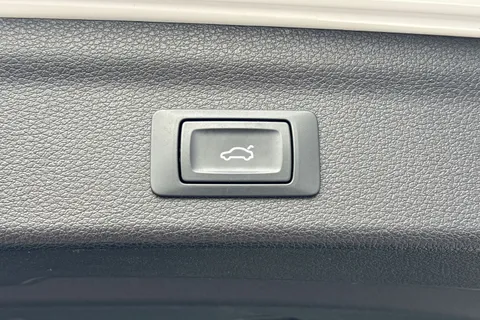 LL19KFF Audi Q3 2.0 TDI 35 S line S Tronic Euro 6 (s/s) 5dr Thumbnail #47