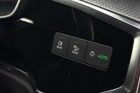 LL19KFF Audi Q3 2.0 TDI 35 S line S Tronic Euro 6 (s/s) 5dr Thumbnail #48