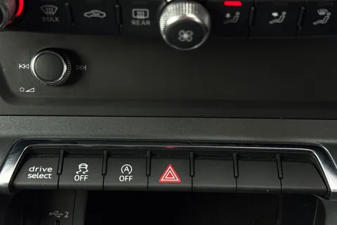 LL19KFF Audi Q3 2.0 TDI 35 S line S Tronic Euro 6 (s/s) 5dr Thumbnail #58