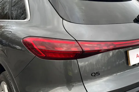 PF75YGO Audi Q5 SUV S line e-hybrid quattro 299 PS S tronic Thumbnail #8