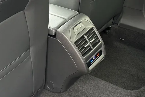  Volkswagen Passat 1.5 eTSI MHEV R-Line DSG Euro 6 (s/s) 5dr Thumbnail #34