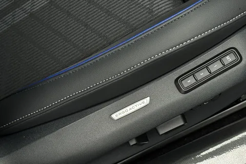  Volkswagen Passat 1.5 eTSI MHEV R-Line DSG Euro 6 (s/s) 5dr Thumbnail #35