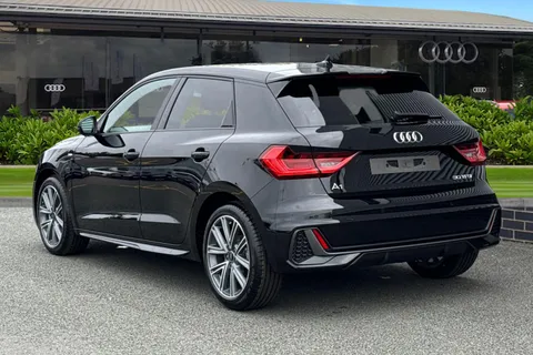 Audi A1 1.0 TFSI 30 S line Sportback S Tronic Euro 6 (s/s) 5dr Thumbnail #3