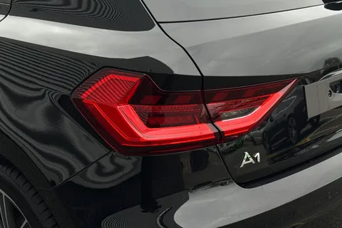 Audi A1 1.0 TFSI 30 S line Sportback S Tronic Euro 6 (s/s) 5dr Thumbnail #8