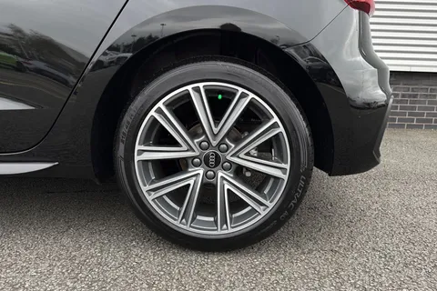 Audi A1 1.0 TFSI 30 S line Sportback S Tronic Euro 6 (s/s) 5dr Thumbnail #12