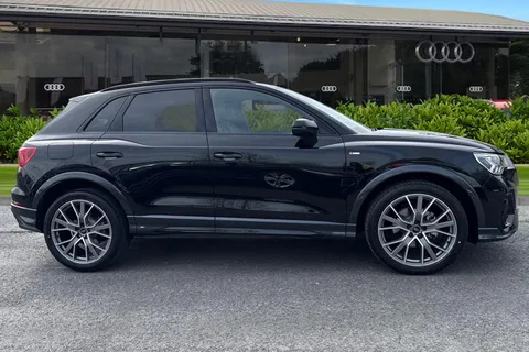 LS75EWR Audi Q3 Black Edition 35 TFSI 150 PS S tronic Thumbnail #4