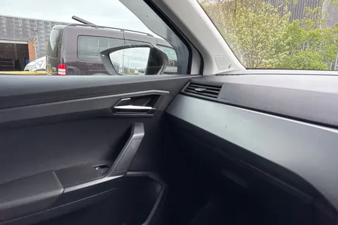 DG18DXF SEAT Ibiza 1.0 TSI SE Design Euro 6 (s/s) 5dr Thumbnail #32