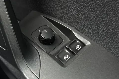 DG18DXF SEAT Ibiza 1.0 TSI SE Design Euro 6 (s/s) 5dr Thumbnail #34