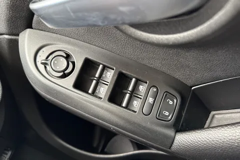 YT19HYD FIAT 500X 1.0 FireFly Turbo MultiAir City Cross Euro 6 (s/s) 5dr Thumbnail #38