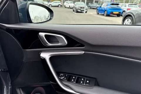 DC25JPY Kia Xceed 1.5 T-GDi GT-Line Euro 6 (s/s) 5dr Thumbnail #19