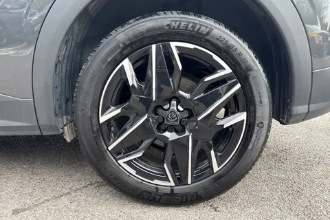 FT74ADZ PEUGEOT 3008 1.2 Allure e-DSC6 Euro 6 (s/s) 5dr Thumbnail #8