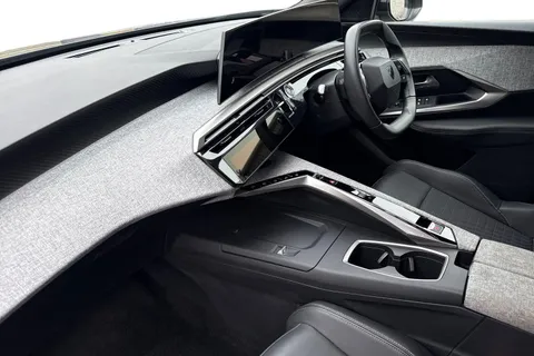 FT74ADZ PEUGEOT 3008 1.2 Allure e-DSC6 Euro 6 (s/s) 5dr Thumbnail #10