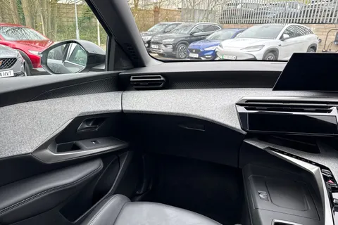 FT74ADZ PEUGEOT 3008 1.2 Allure e-DSC6 Euro 6 (s/s) 5dr Thumbnail #16