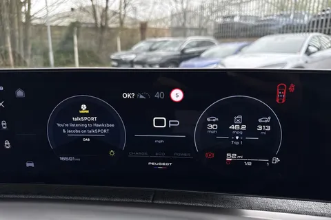 FT74ADZ PEUGEOT 3008 1.2 Allure e-DSC6 Euro 6 (s/s) 5dr Thumbnail #40