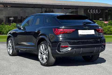 LM75JUY Audi Q3 Black Edition 35 TFSI  150 PS S tronic Thumbnail #3
