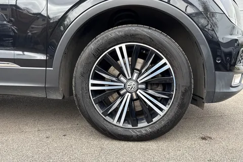 WM66WRT Volkswagen Tiguan 2.0 TDI BlueMotion Tech SE Navigation DSG 4Motion Euro 6 (s/s) 5dr Thumbnail #10