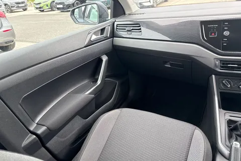 MK72LFN Volkswagen Polo 1.0 Life 5dr **REAR VIEW CAMERA** Thumbnail #19