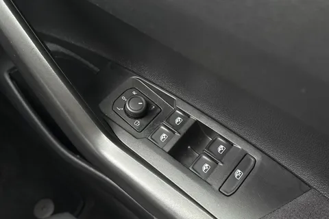 MK72LFN Volkswagen Polo 1.0 Life 5dr **REAR VIEW CAMERA** Thumbnail #20